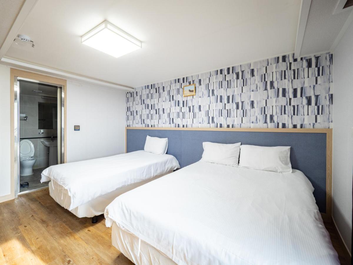 Jeju Moseulpo Hotel Согвіпо Екстер'єр фото