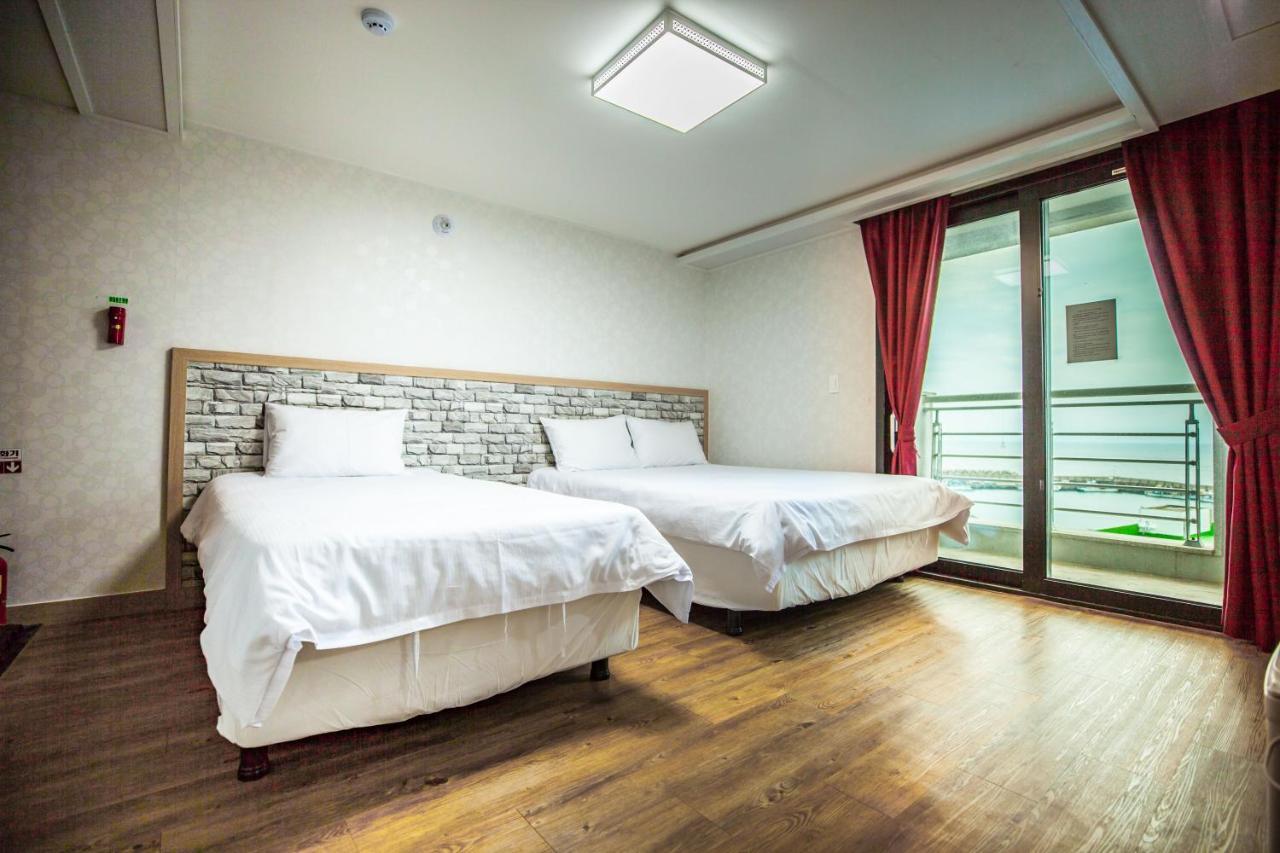 Jeju Moseulpo Hotel Согвіпо Екстер'єр фото