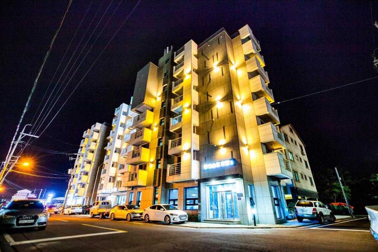 Jeju Moseulpo Hotel Согвіпо Екстер'єр фото